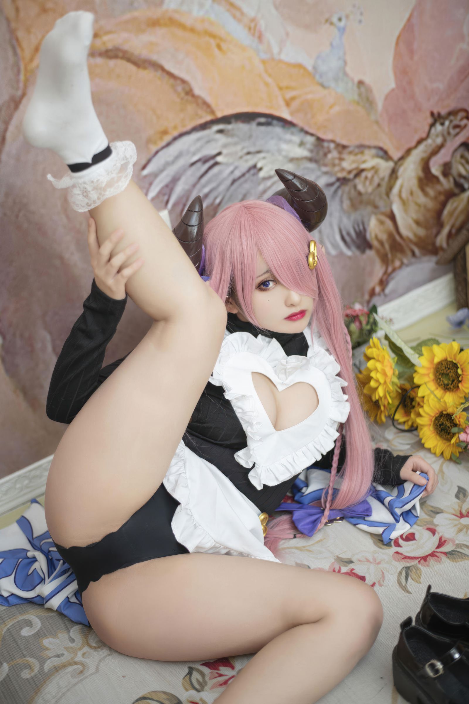 [洛璃 LoLiSAMA] NO.104 碧蓝幻想 娜露梅亚女仆-黑丝袜写真