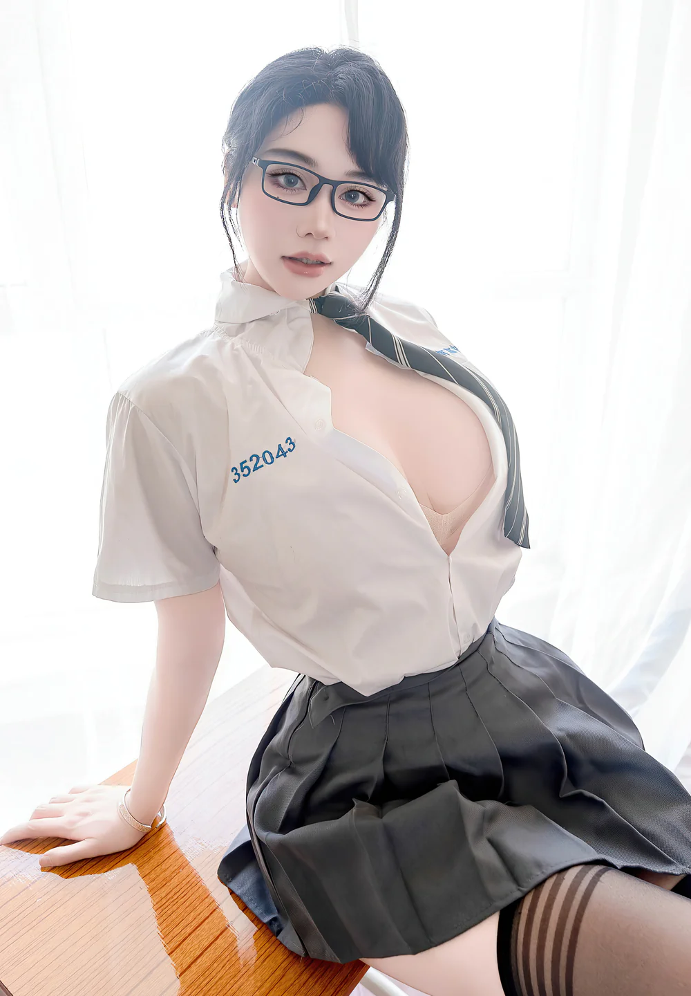 [Xiuren秀人网] - NO.10530 - 汐汐爱吃草莓