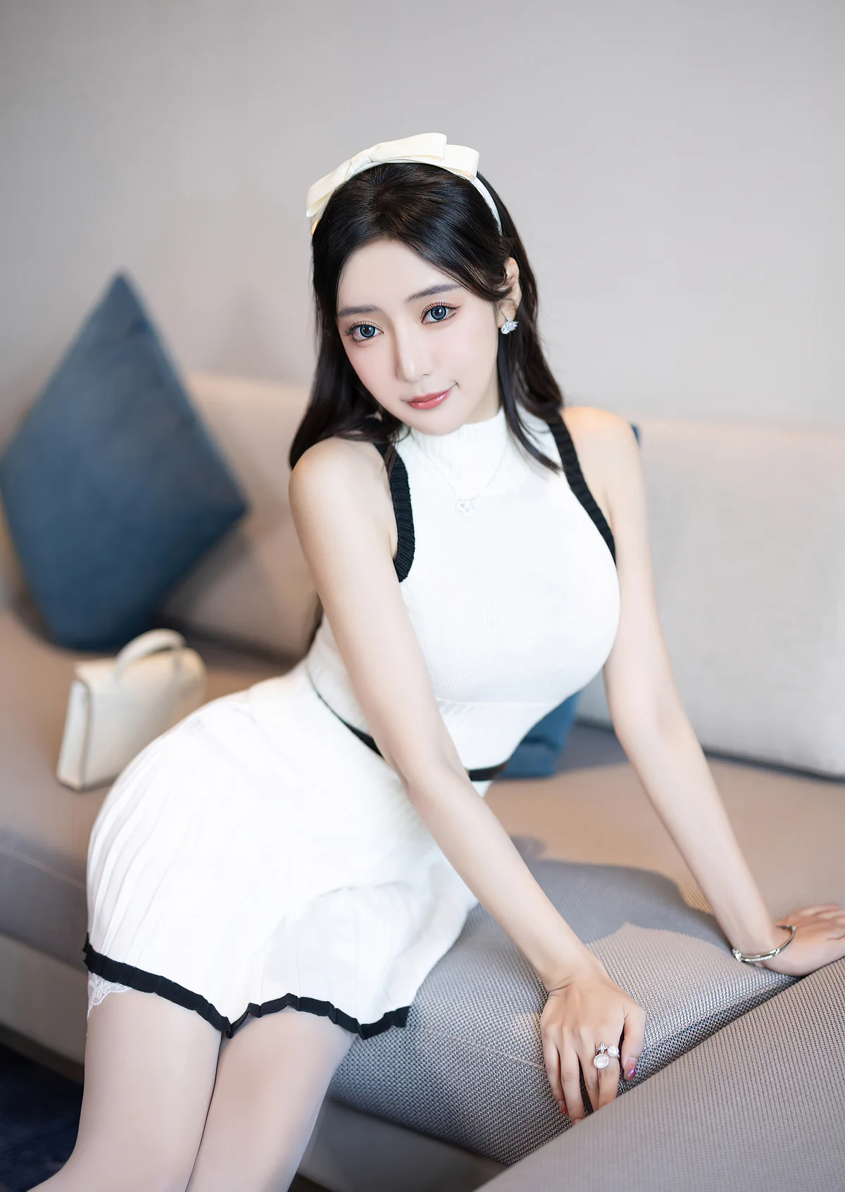 [Xiuren秀人网] - NO.8334 - 王馨瑶yanni