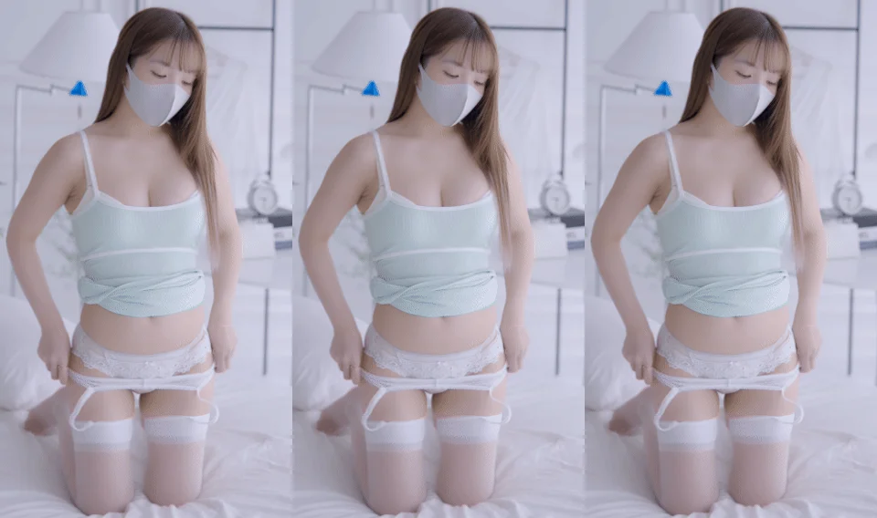 绝美女神情趣内衣秀写真 [150V]-黑丝袜写真