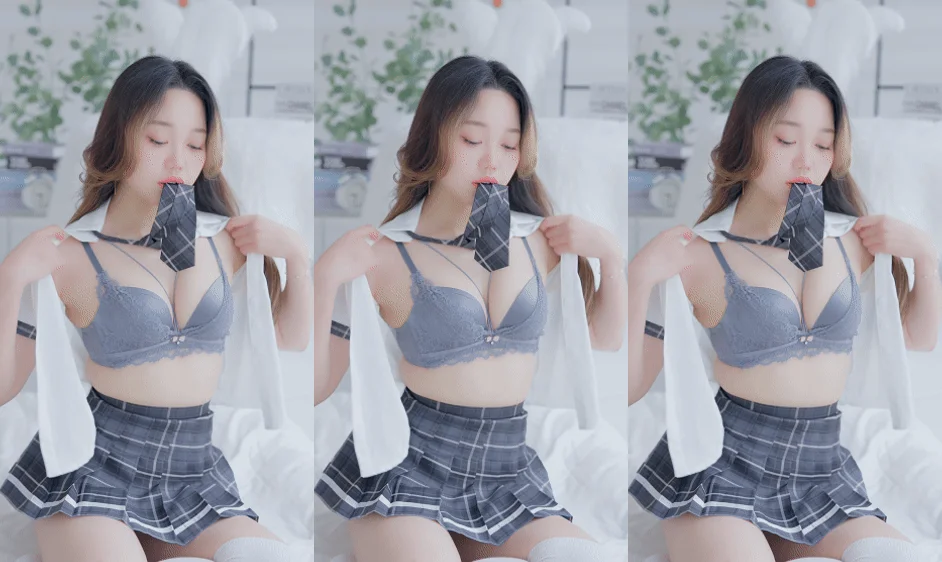 蜜桃臀小姐姐情趣高清视频 [360V]-黑丝袜写真